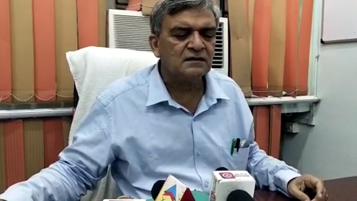 गर्भवती महिला ने हॉस्पिटल के ओटी के बाहर दिया बच्चे को जन्म