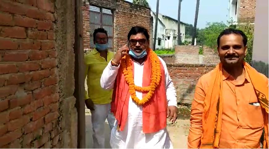  बीजेपी प्रत्याशी का फोटो