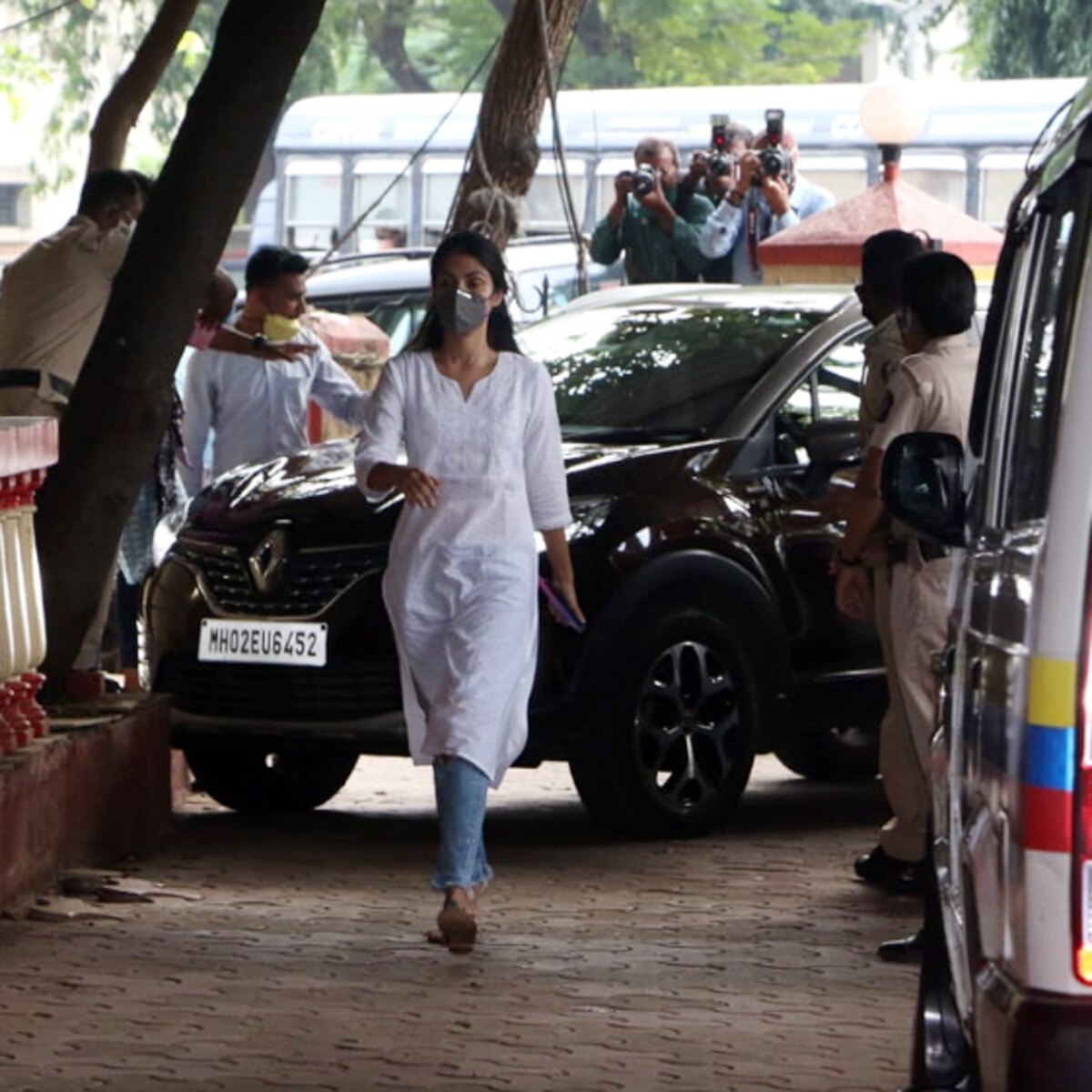 रिया चक्रवर्ती