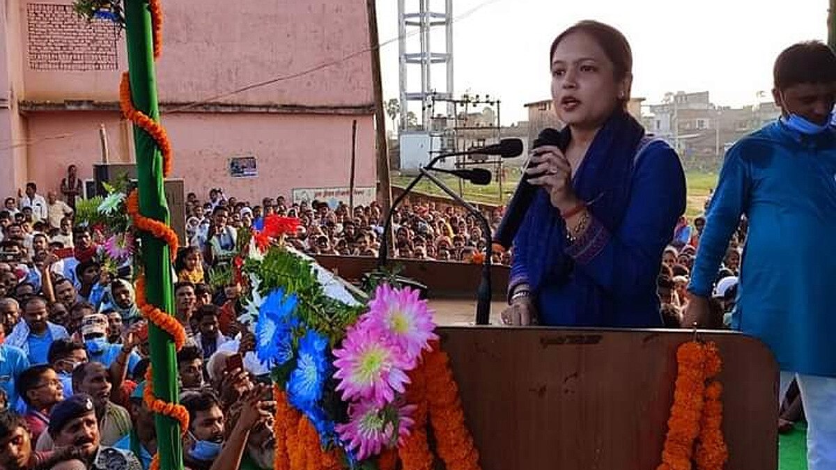 मुंगेर की तारापुर विधानसभा से लड़ रहीं चुनाव.