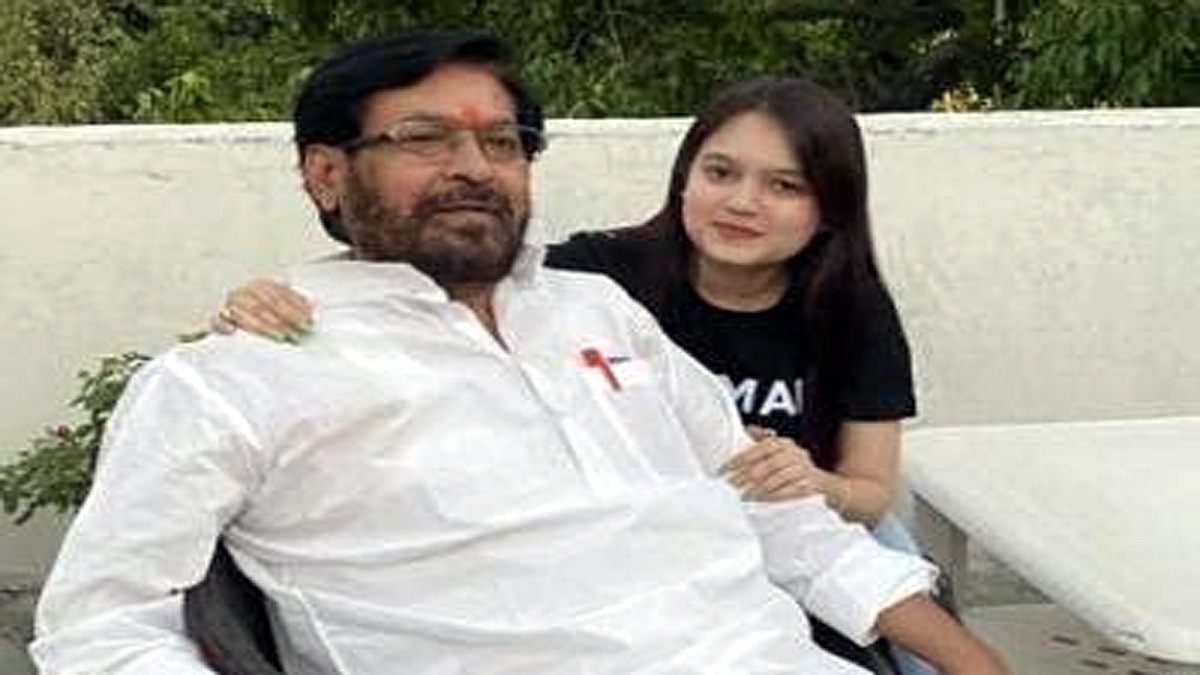 मुंगेर की तारापुर विधानसभा से लड़ रहीं चुनाव.