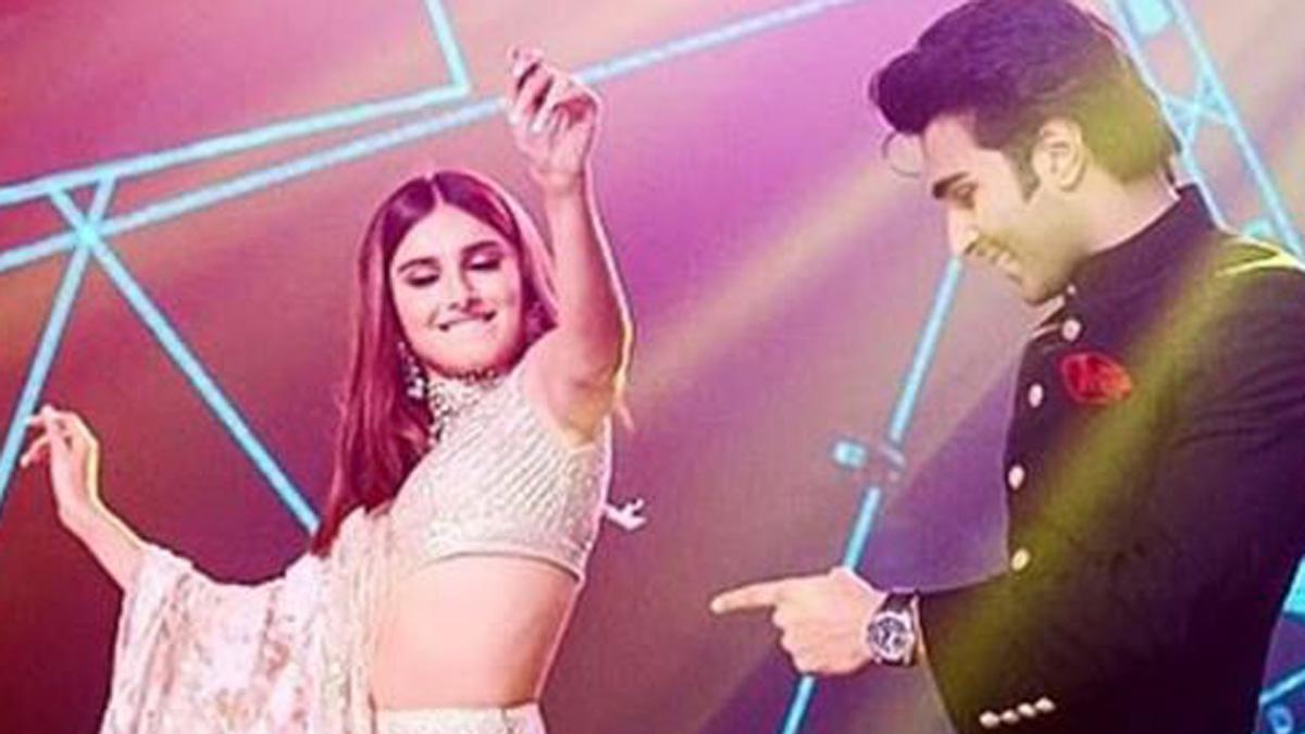 तारा सुतार‍िया-आदर जैन