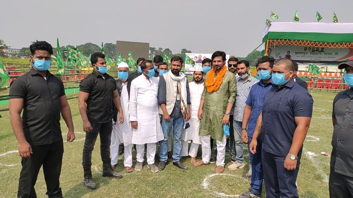 प्राणपुर विधानसभा से लड़ रहे चुनाव.