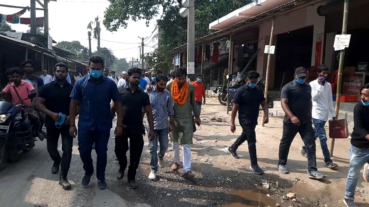 बाउंसर पर कुछ भी बोलने के लिए नहीं तैयार.