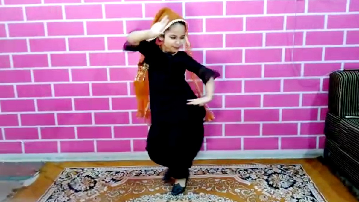 अमिताभ बच्चन ने डांस का वीडियो किया था शेयर