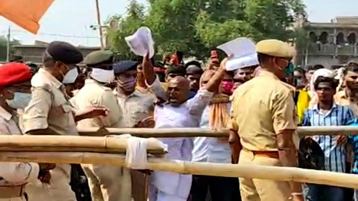 नीतीश कुमार की रैली में एक व्यक्ति ने लगाए आपत्तिजनक नारे