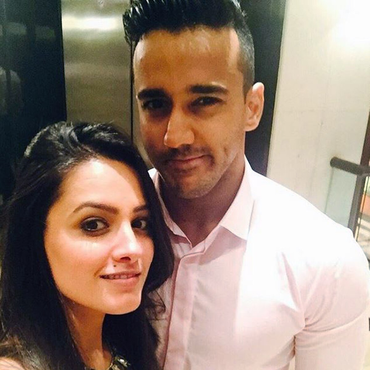 पति संग अनिता