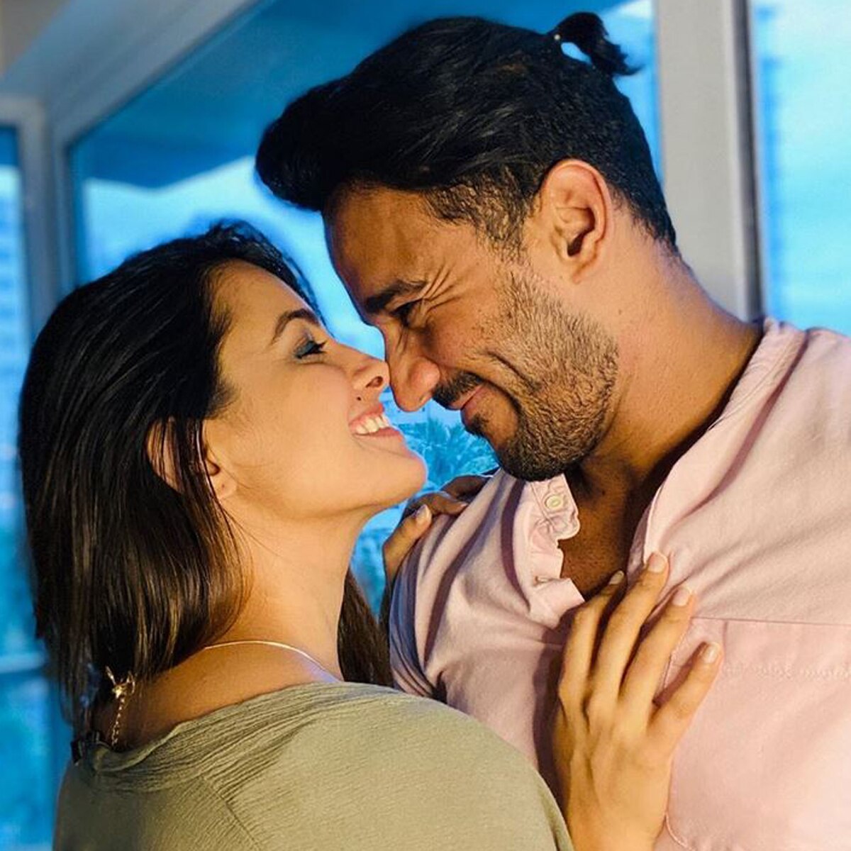 पति संग अनिता