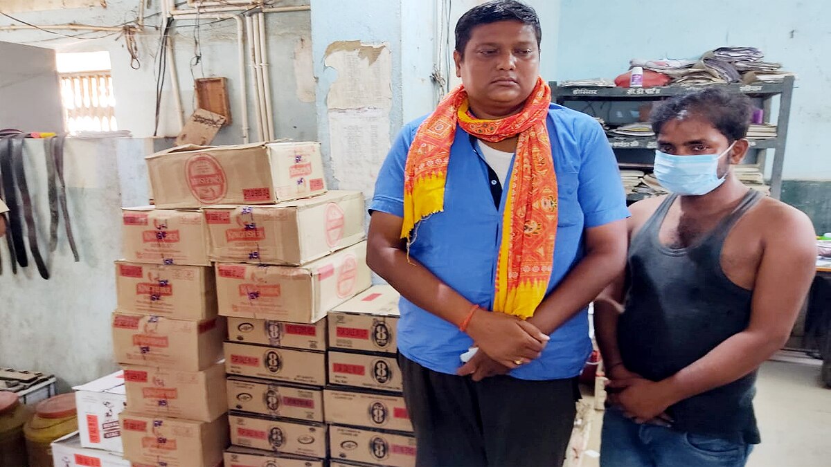 Arrah Nawada police seized 39 boxes of liquor Bihar Election