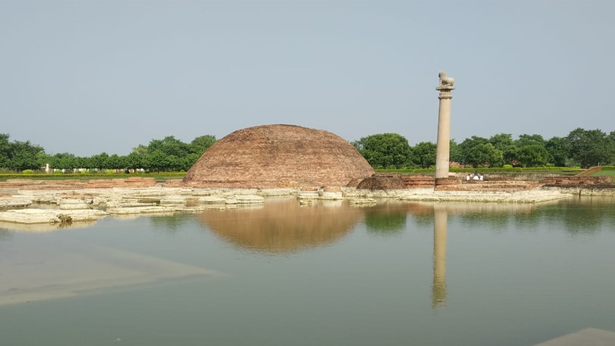 अशोक स्तंभ. 