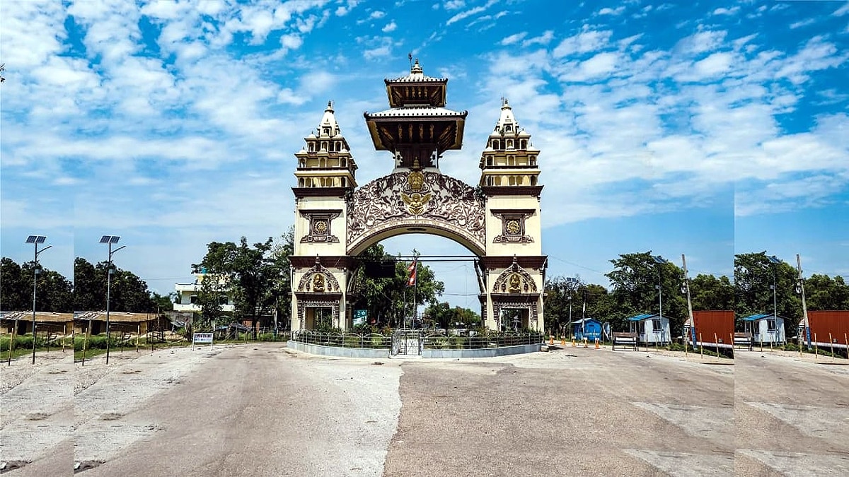 Raid at BJP Candidate brother house 23 KG gold seized 