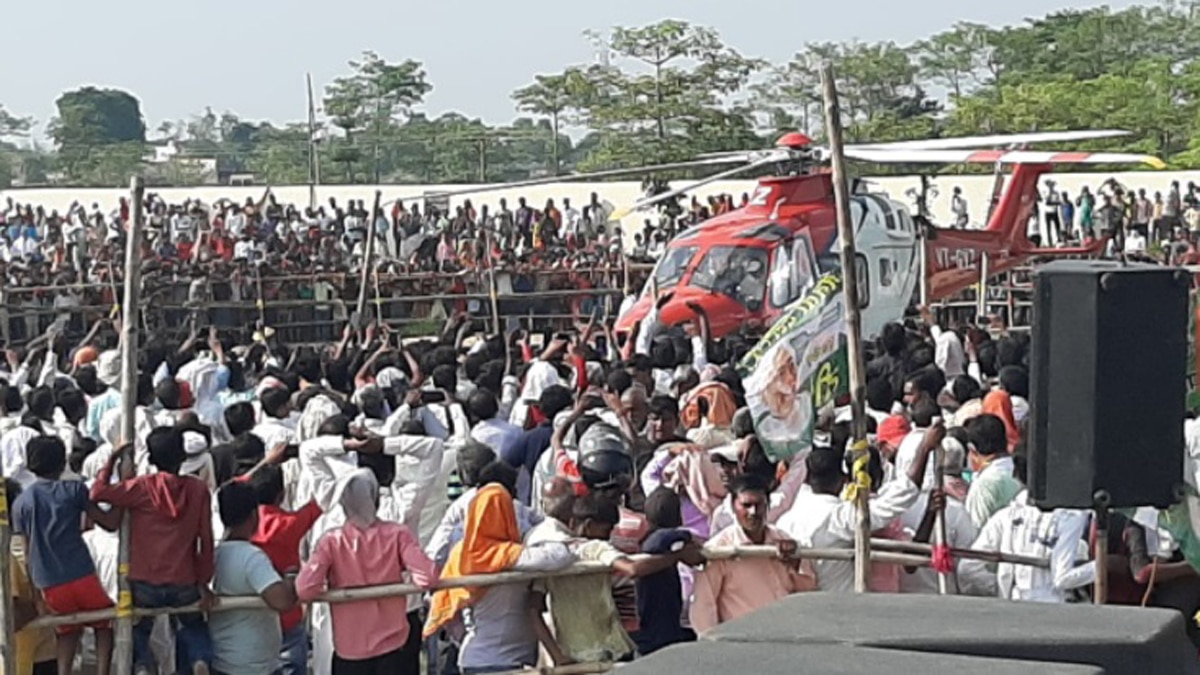 ईसीआई के द्वारा जारी गाइडलाइंस का पालन होते नहीं दिखा.