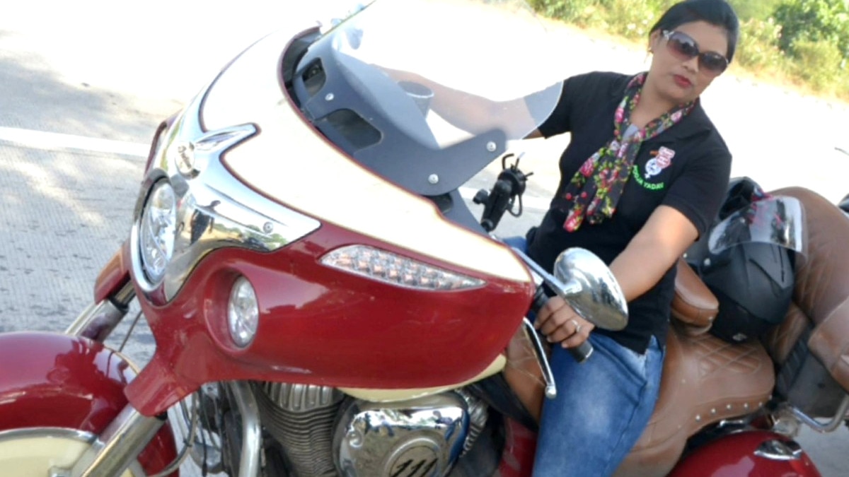 अटल टनल को पार करने वाली पहली महिला बाइक राइडर पूजा ने दिखाया हौसला.