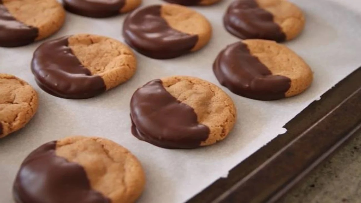 बिस्किट का स्वाद चखने के 40 लाख रूपये