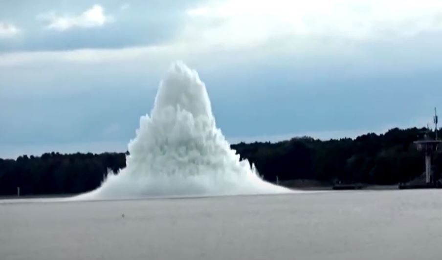 सबसे बड़े बम में 75 साल बाद हुआ धमाका