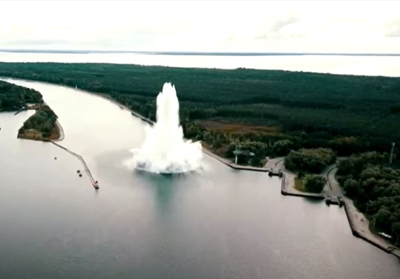 सबसे बड़े बम में 75 साल बाद हुआ धमाका