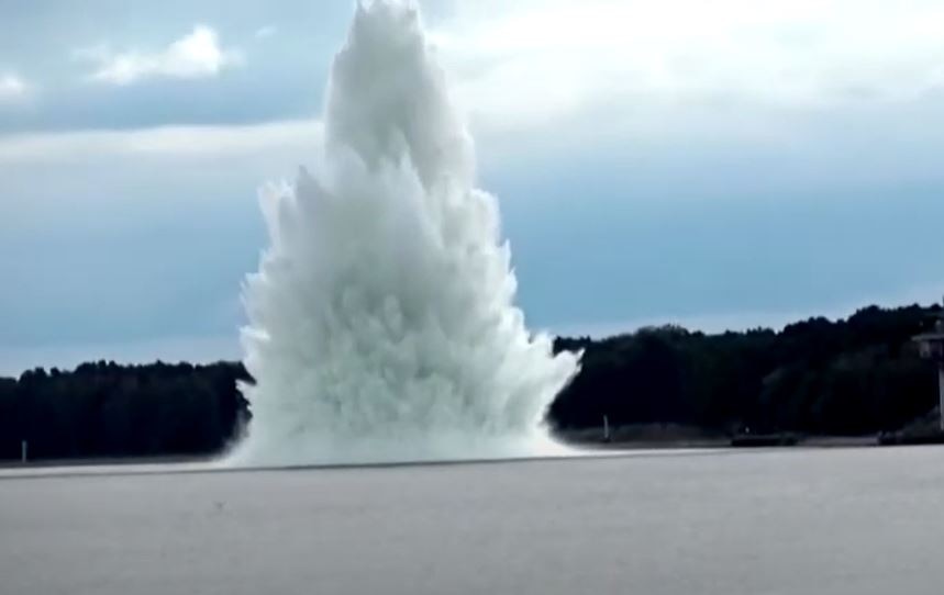 सबसे बड़े बम में 75 साल बाद हुआ धमाका