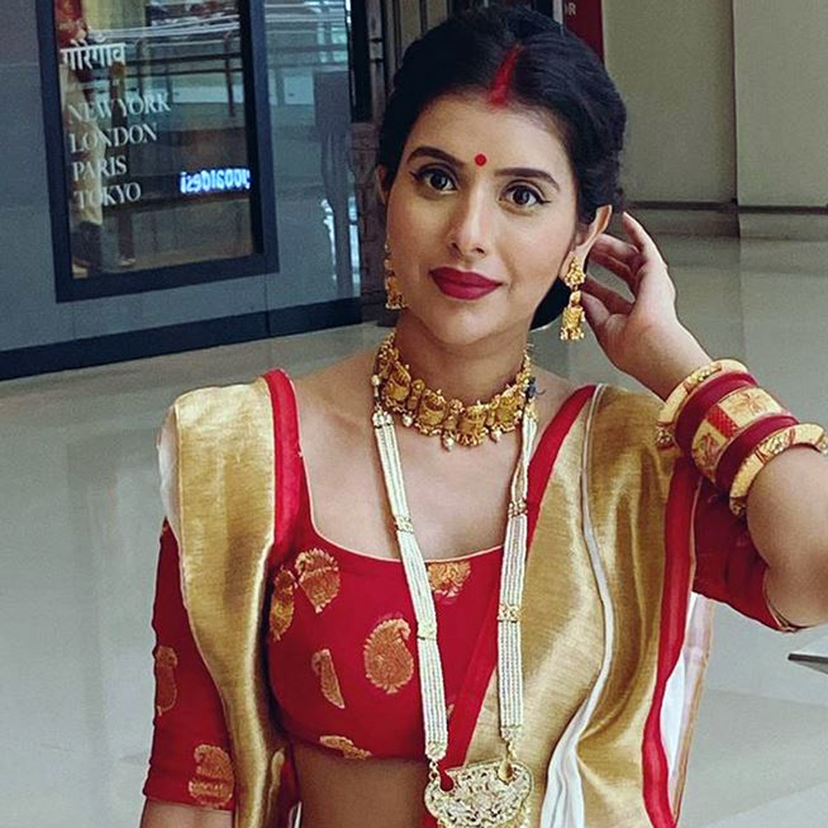  चारु असोपा