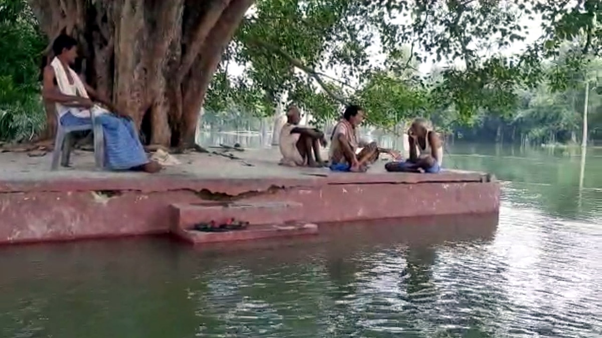 Chhapra 66 villages submerged in bihar flood