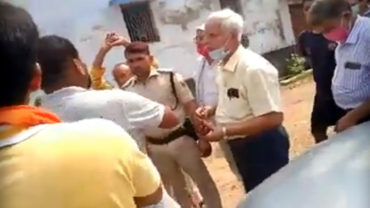 Chhapra MLA CN Gupta Villagers angry protest Viral Video 