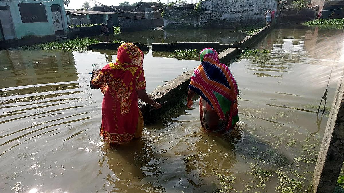 Darbhanga Flood water 300 houses people submerged in water