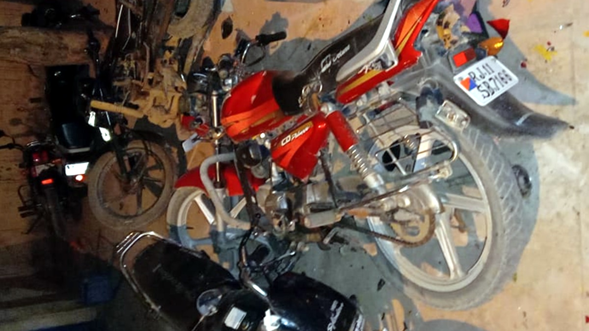 मतगणना केंद्र के अंदर तोड़फोड़ व फायरिंग.