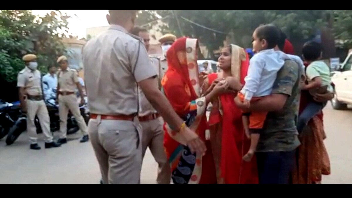 तीन राज्यों के मोस्ट वांटेड कुख्यात डकैत और पुलिस में मुठभेड़.