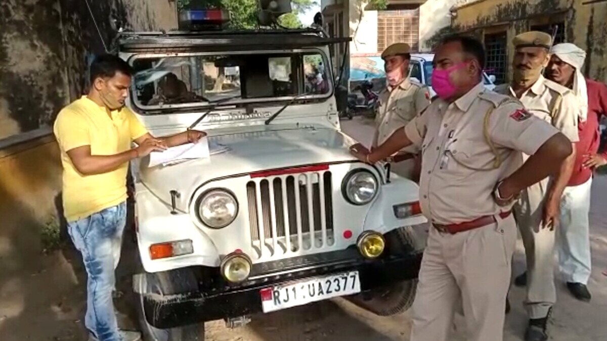 गर्म चाकुओं से दाग कर मासूम भतीजे की हत्‍या.