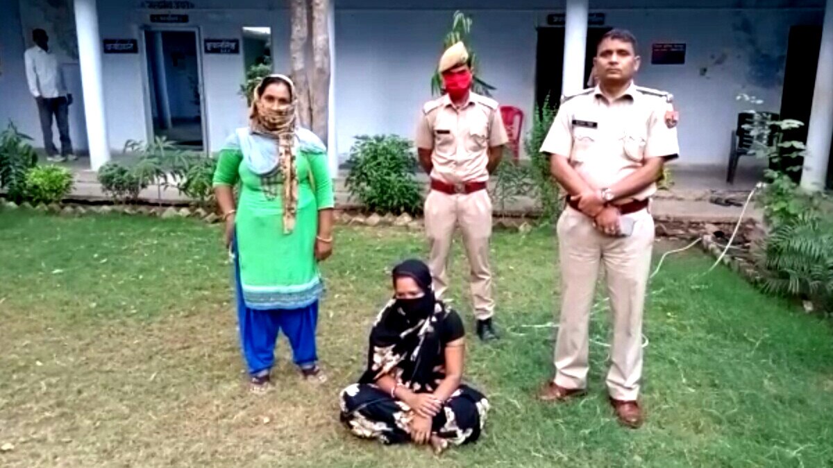 गर्म चाकुओं से दाग कर मासूम भतीजे की हत्‍या.