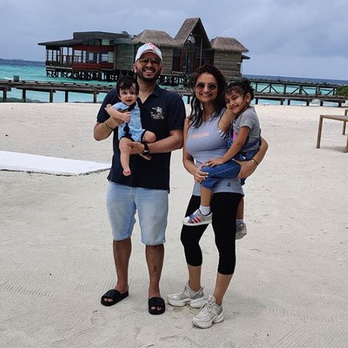 ड‍िंपी गांगुली फैमिली के साथ