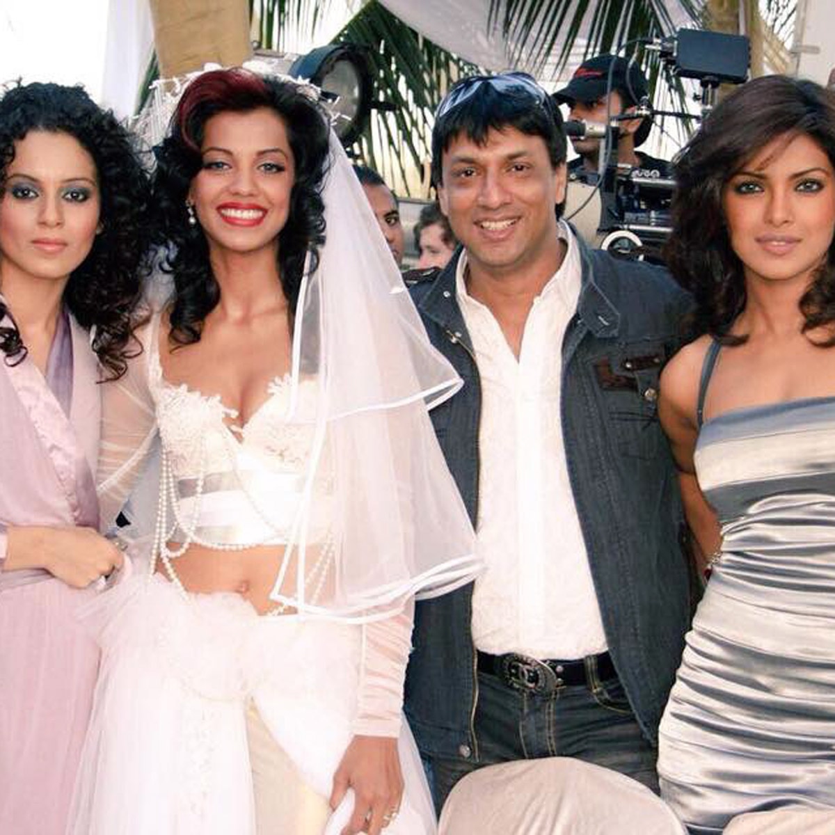 फैशन के शूटिंग के दौरान का सीन