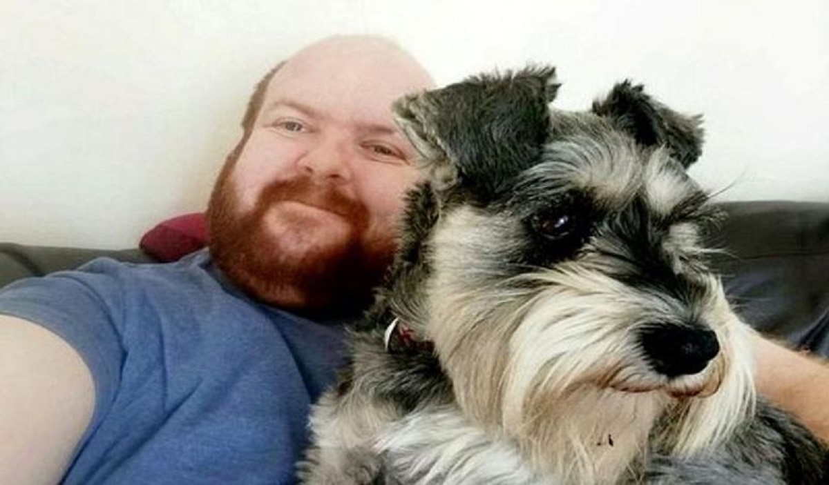 शख्स ने फेसबुक पर लगा दी अपनी ही सेल