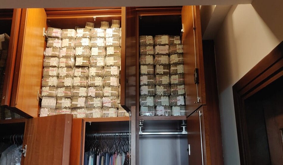 42 ठिकानों पर छापेमारी