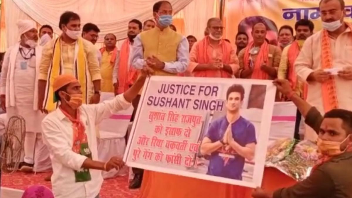  जनसभा में पहुंचे थे देवेंद्र फडणवीस.