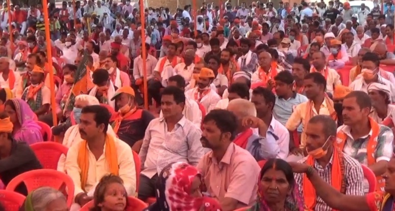 जनसभा में पहुंचे थे देवेंद्र फडणवीस.