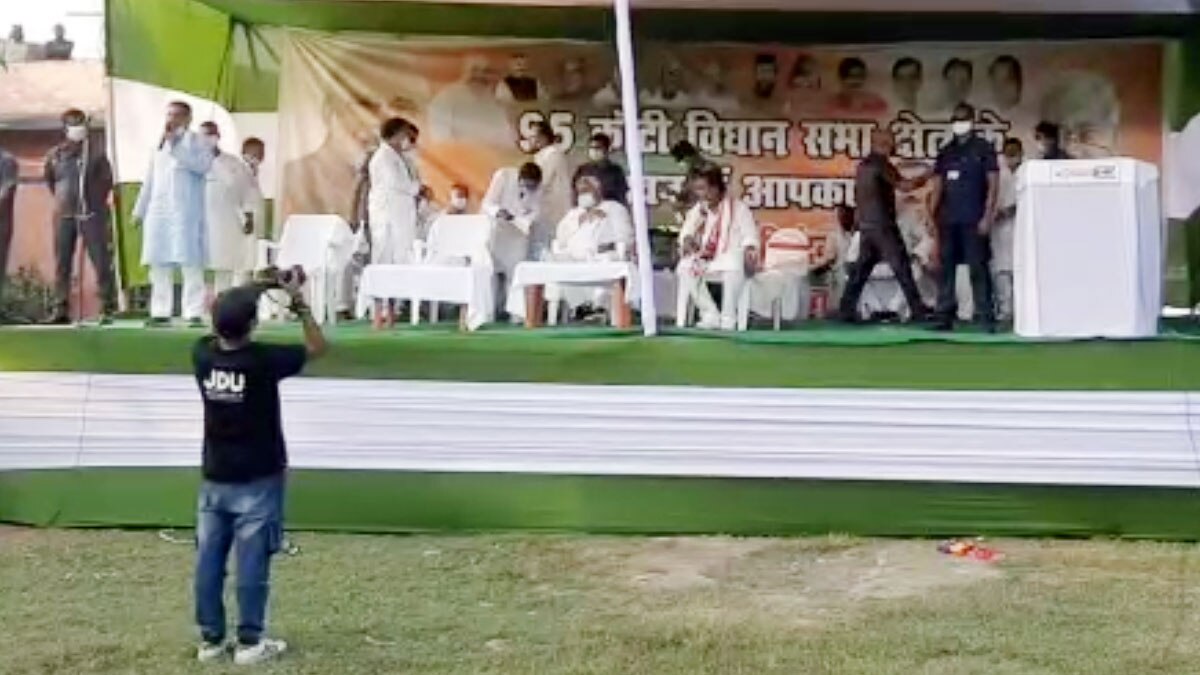 बिहार के मुख्यमंत्री नीतीश कुमार (फोटो आजतक)