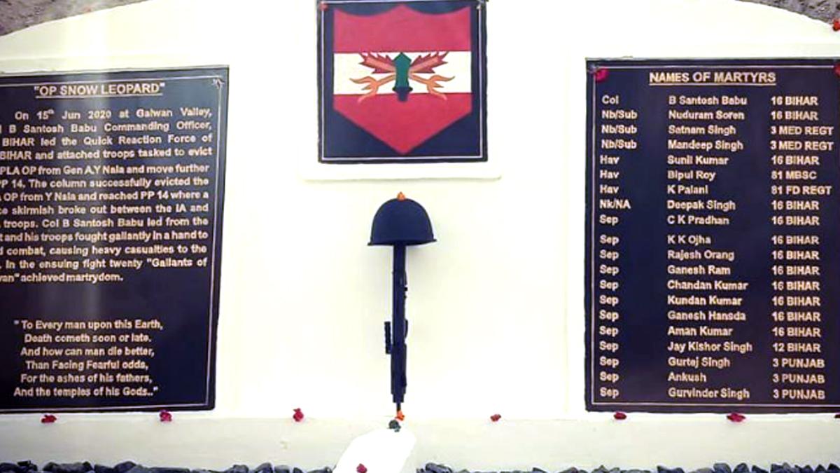 दौलत बेग ओल्डी में बना स्मारक.