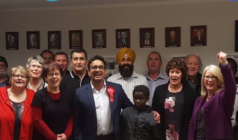 चुनाव जीत कर बना संसद