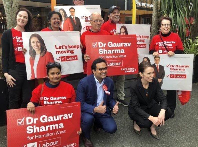 चुनाव जीत कर बना संसद