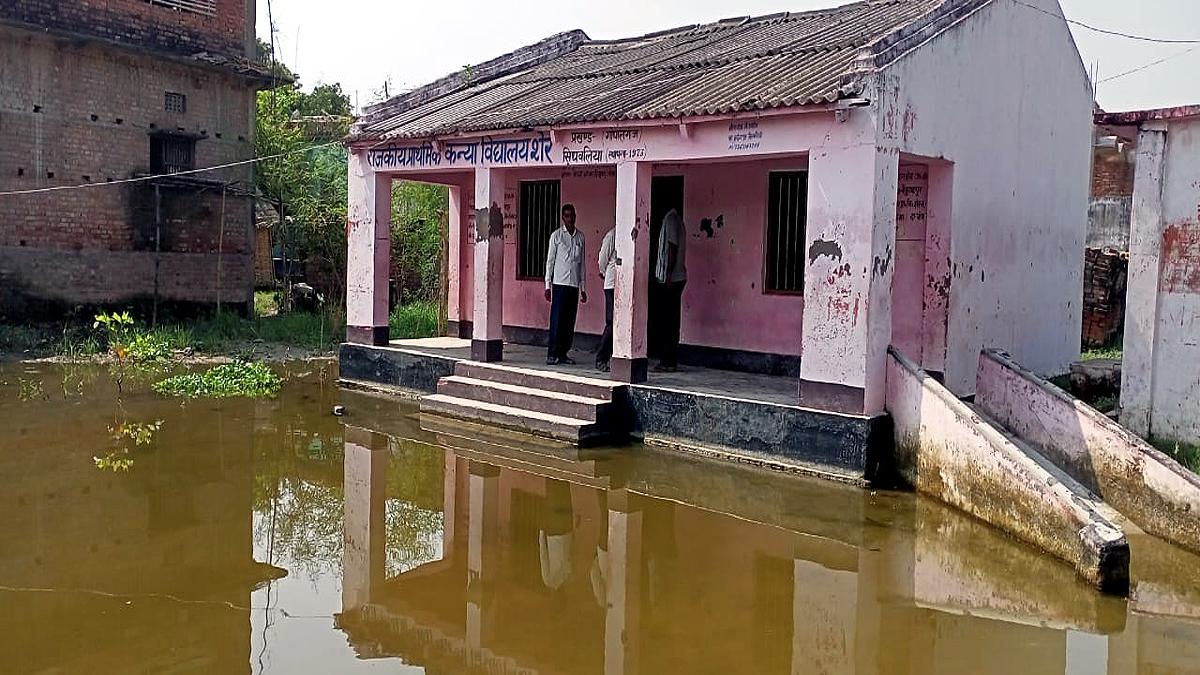 Flood water in polling station Gopalganj Vishunpura Bihar Election