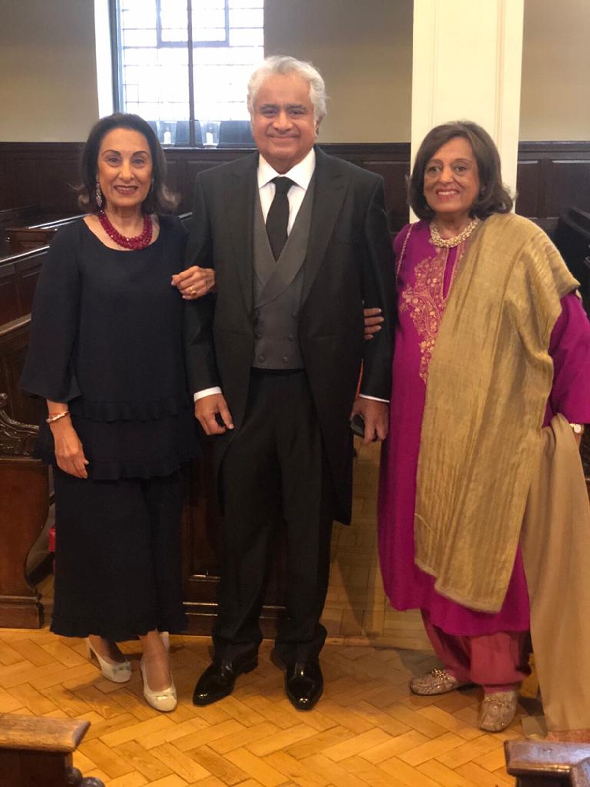 दोस्त कैरोलिन के साथ शादी के बंधन में बंधे हरीश साल्वे.