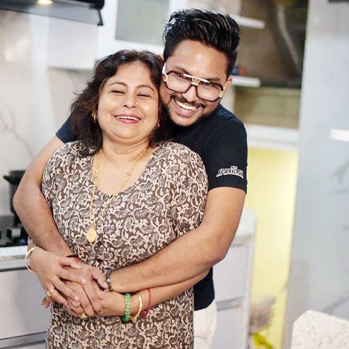 मां के साथ जान