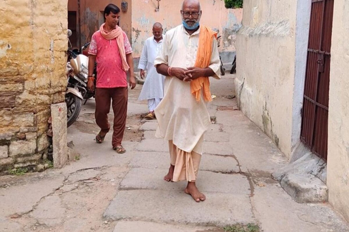 जवाहर प्रसाद. 