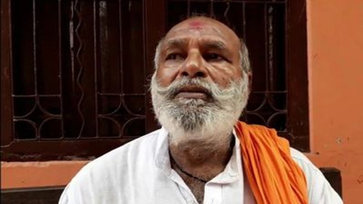 जवाहर प्रसाद. 