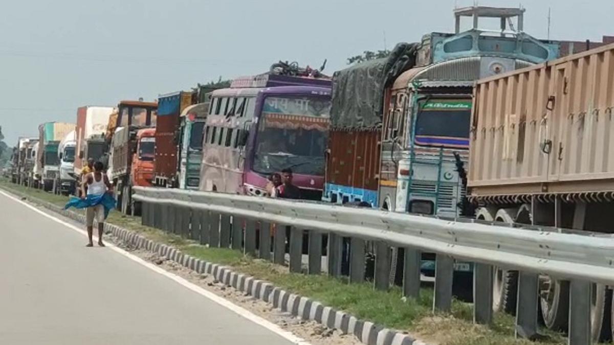 नेशनल हाईवे-2 पर लगता रहता है जाम