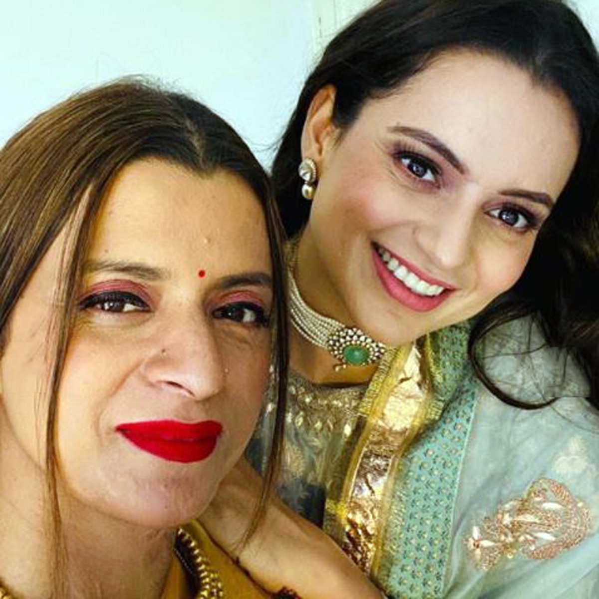 कंगना और रंगोली चंदेल 