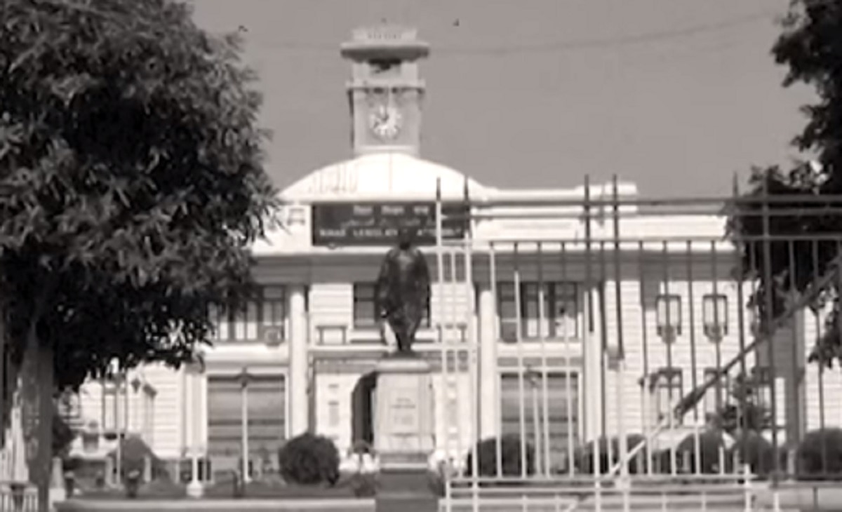 बस कंडक्‍टर के चलते CM की गई थी कुर्सी