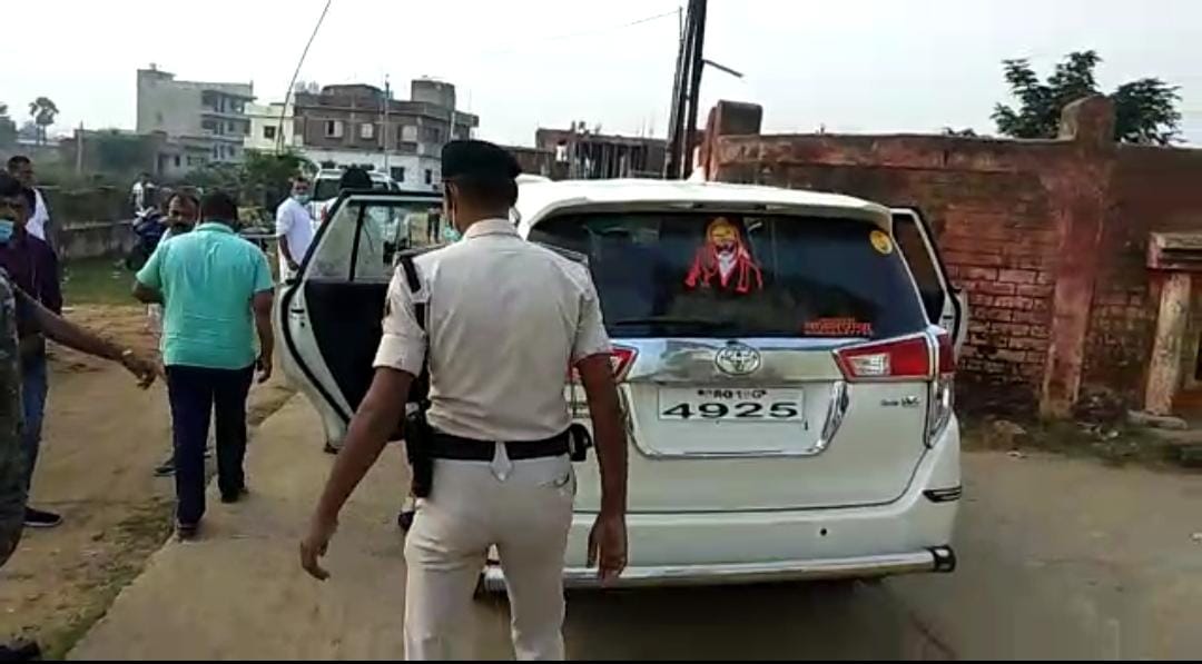 प्रचार करने पहुंचे बिहार के मंत्री को युवाओं ने घेरा