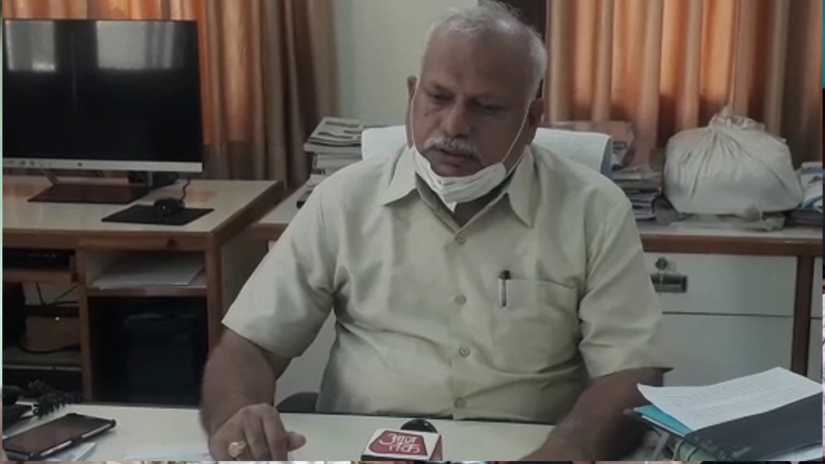  शेर को चारा देकर बुलाते थे लोग, बनाते थे वीडियो और खींचते थे सेल्‍फी. 