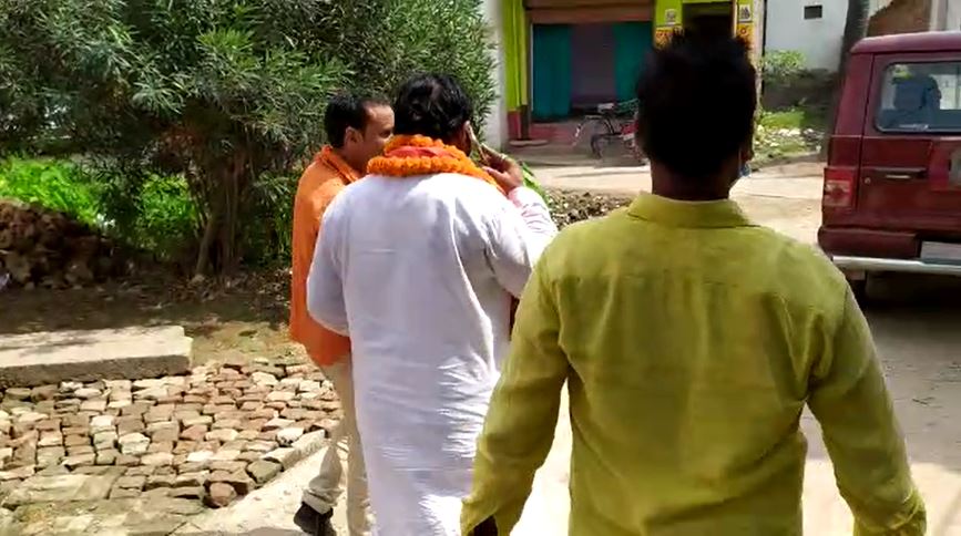  बीजेपी प्रत्याशी का फोटो